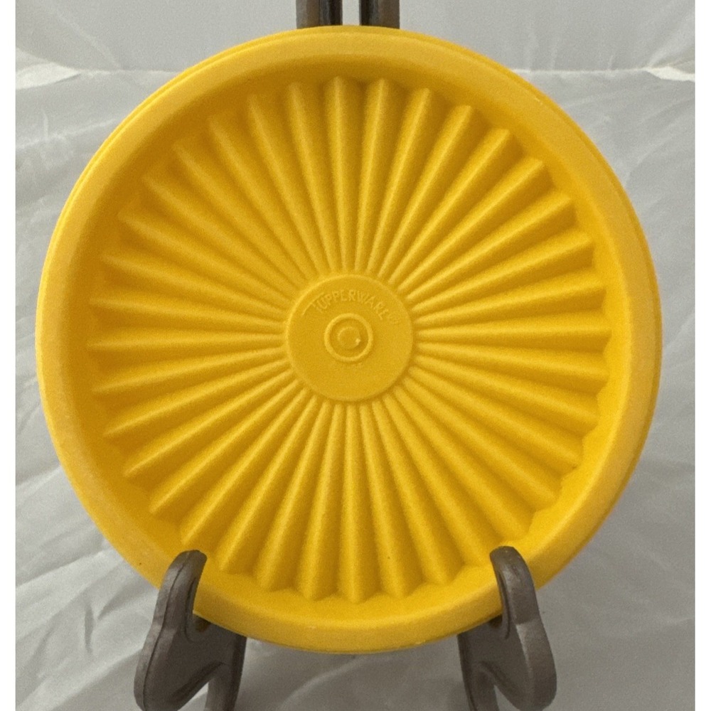 Vintage Tupperware #812‎ Starburst Round SERVALIER Replacement Lid Yellow 5"